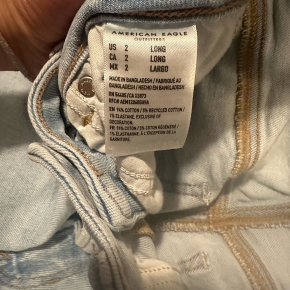 AMERICAN EAGLE MOM JEANS - Picture 3 of 4